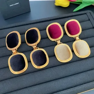 Saint Laurent डबल ड्रॉप अंडाकार वेलवेट पैनल कान की मूंज