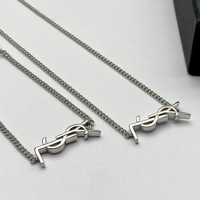 Saint Laurent Monogram সিলভার-টোন চেইন নেকলেস 6