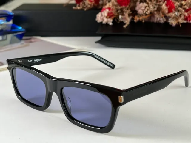 Saint Laurent आयताकार कछुए के खोल वाले टेम्पल धूपचश्मा 8