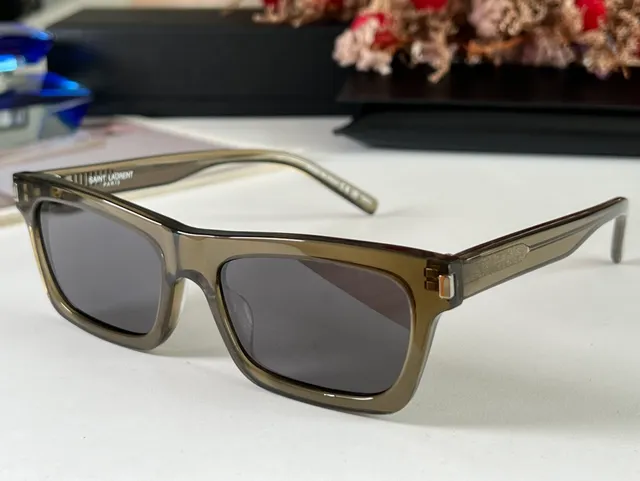 Saint Laurent आयताकार कछुए के खोल वाले टेम्पल धूपचश्मा 9
