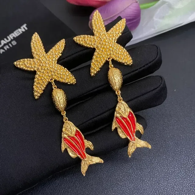 Saint Laurent স্টারফিশ এবং এনামেল ফিশ ড্যাঙ্গলিং ইয়াররিংস 9