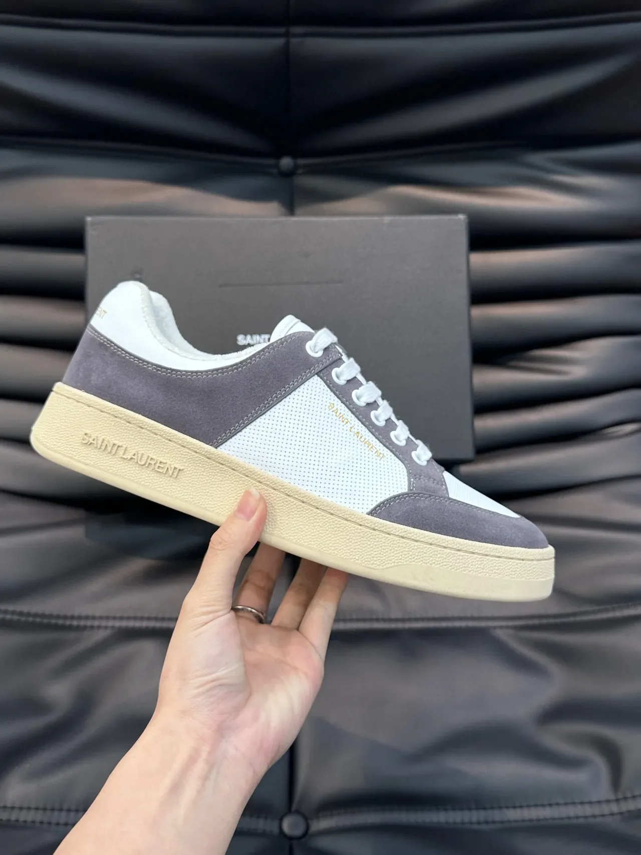 Saint Laurent Blancs et Gris Low-Top suède et maillage panelé Lifestyle Sneakers 7