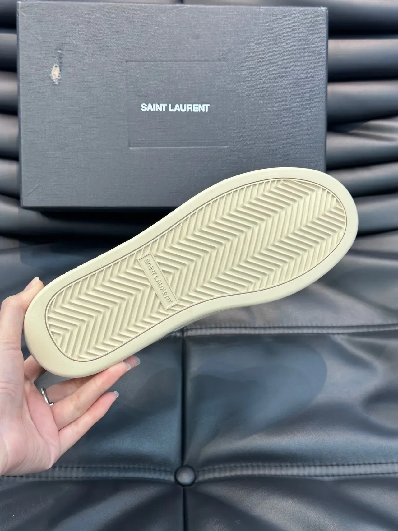 Saint Laurent Blancs et Gris Low-Top suède et maillage panelé Lifestyle Sneakers 8