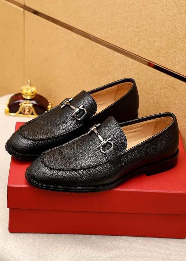 Salvatore Ferragamo Gancini কালো পেবল্ড লেদার হর্সবিট বাকল লোফার্স 2