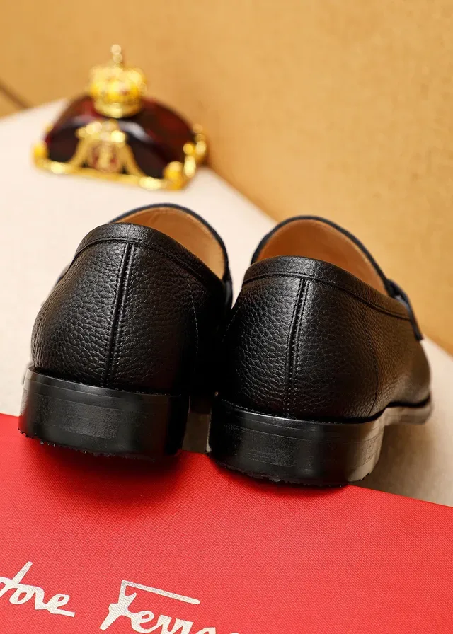 Salvatore Ferragamo Gancini কালো পেবল্ড লেদার হর্সবিট বাকল লোফার্স 5