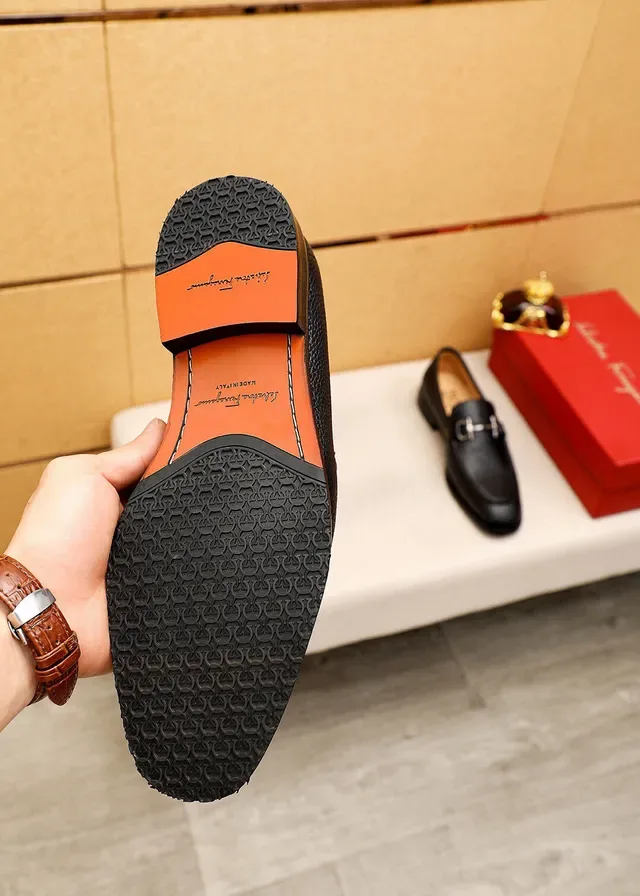 Salvatore Ferragamo Gancini কালো পেবল্ড লেদার হর্সবিট বাকল লোফার্স 8