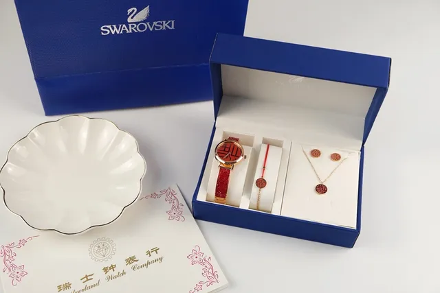 Swarovski লাল সোনা এনামেল দ্বৈত সুখের নকশা মেটাল নেকলেস 6