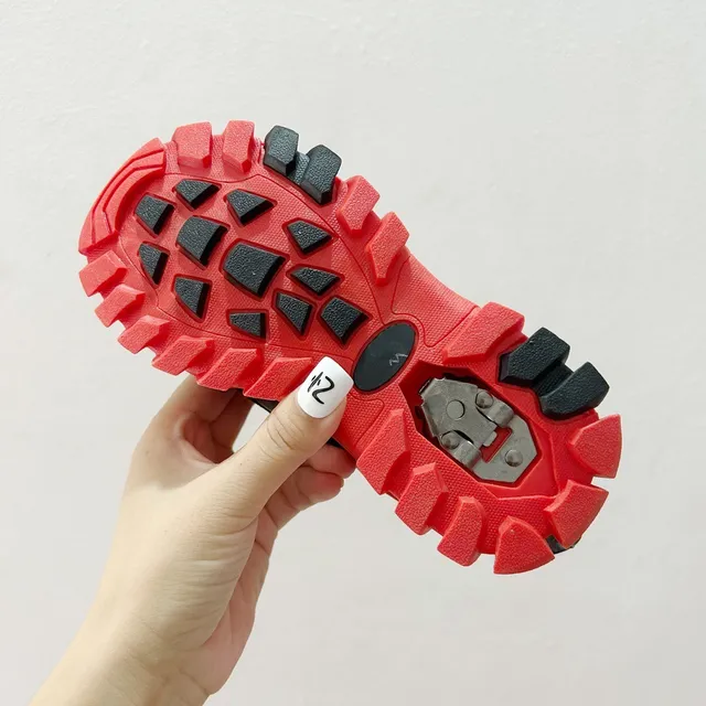 The North Face কালো লাল কুইল্টেড আইসোলেটেড উপরের স্নোফ্লেক প্রিন্ট স্নো বুটস 15