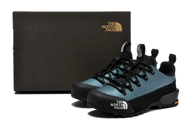 The North Face White Black Low-Cut Hiking Boot Grid-Mesh Upper Sneakers 2