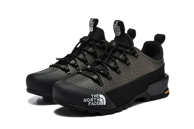 The North Face White Black Low-Cut Hiking Boot Grid-Mesh Upper Sneakers 14