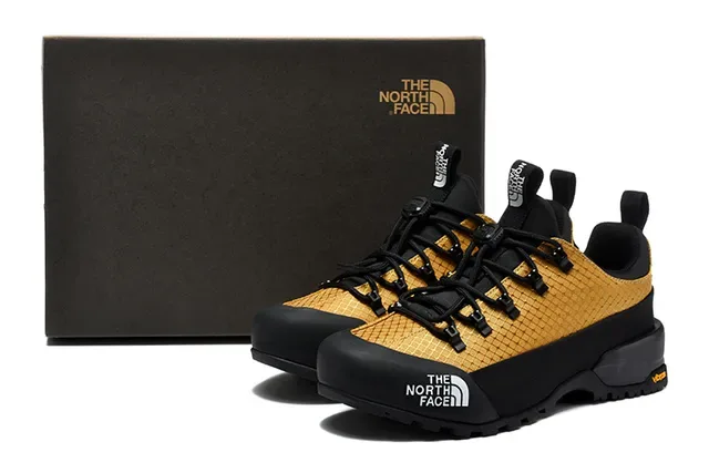 The North Face White Black Low-Cut Hiking Boot Grid-Mesh Upper Sneakers 20