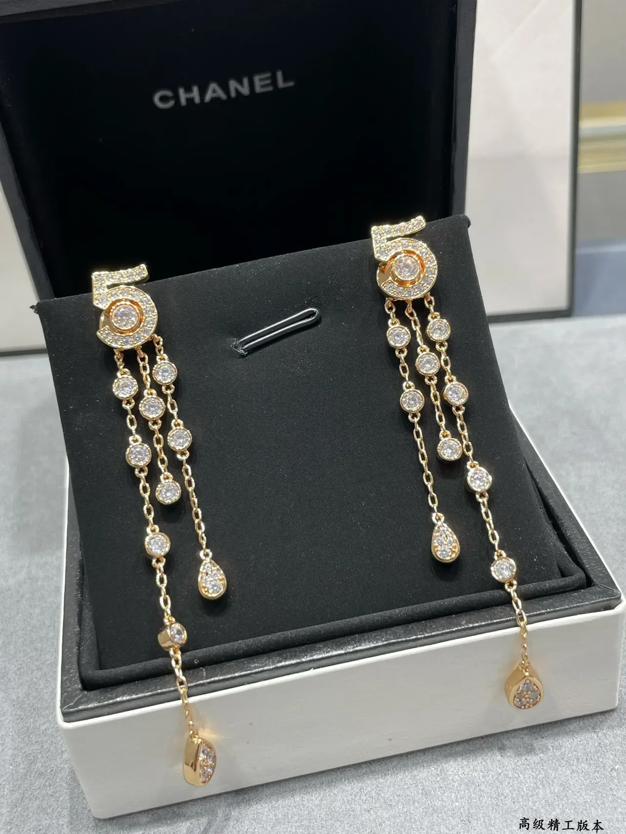 Tiffany & Co. Crescent Pavé Diamond Chandelier Earring 8
