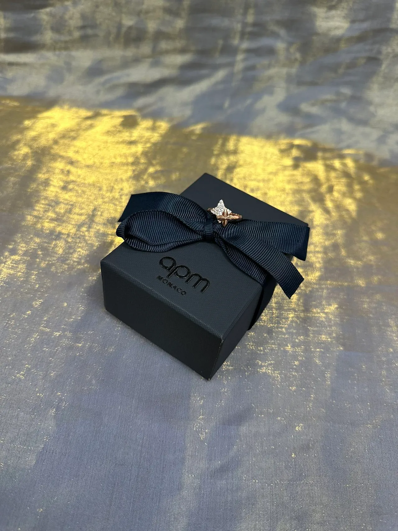 Tiffany & Co. সোনা নীল তারার আকৃতির ক্লাস্টার পাভে-সেট পাথর আঙটি 7