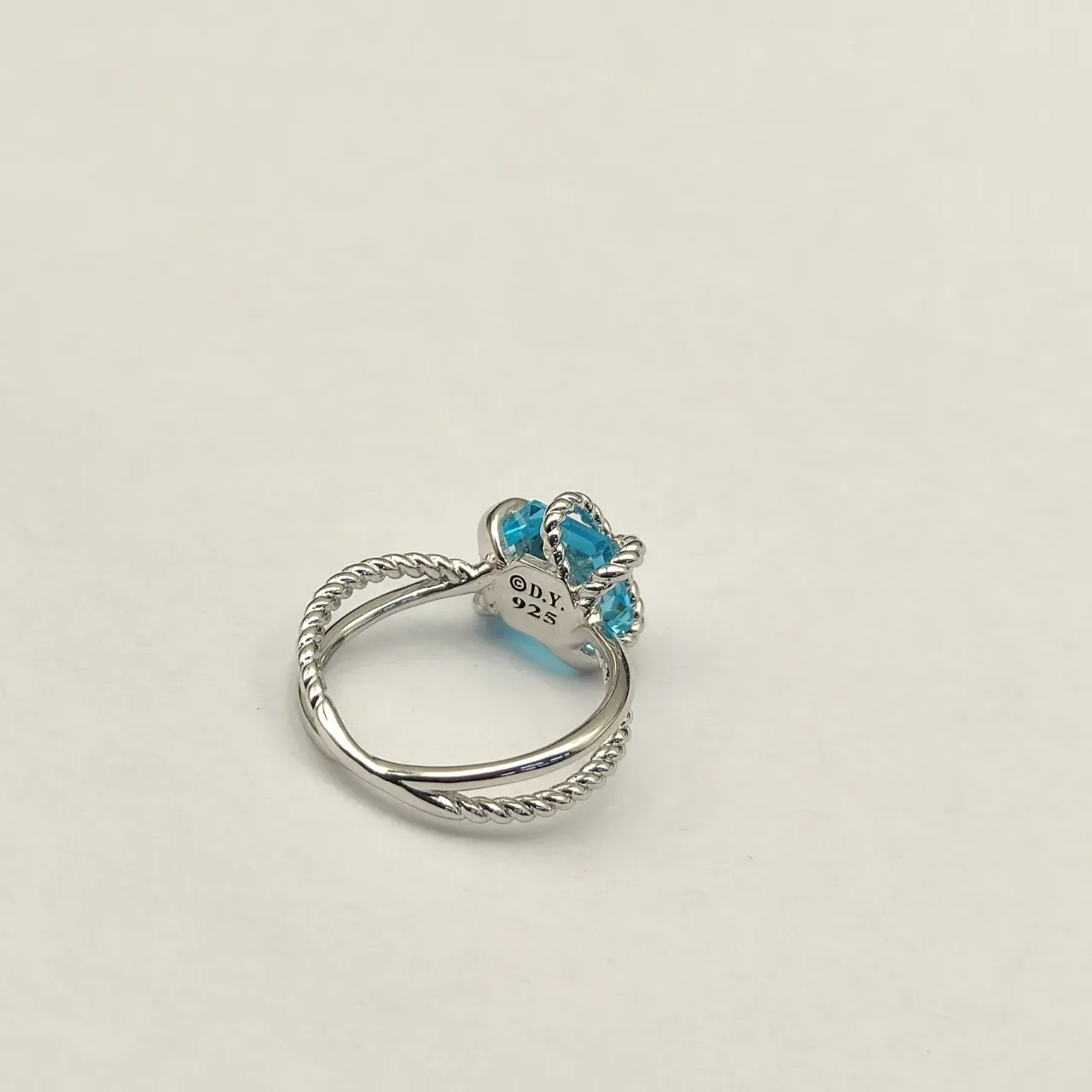 Bague Tiffany & Co. Knot Topaze Bleue et Diamant 4