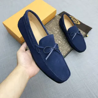 Tod's Double T Bow Loafer नेवी स्यूड लोअफर्स