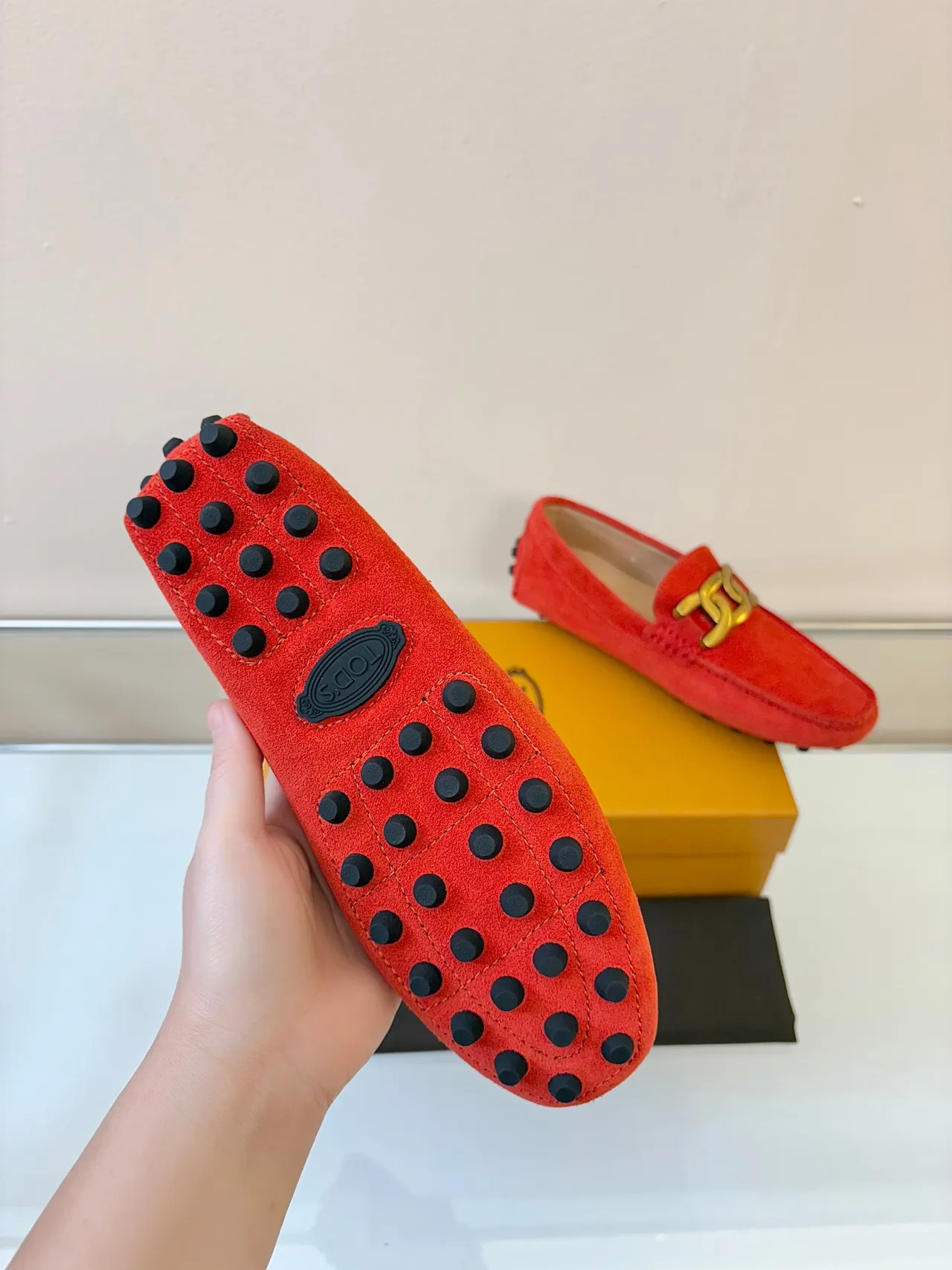 Tod's Double T Loafer लाल स्यूड सोने का बकल लोफर्स 5