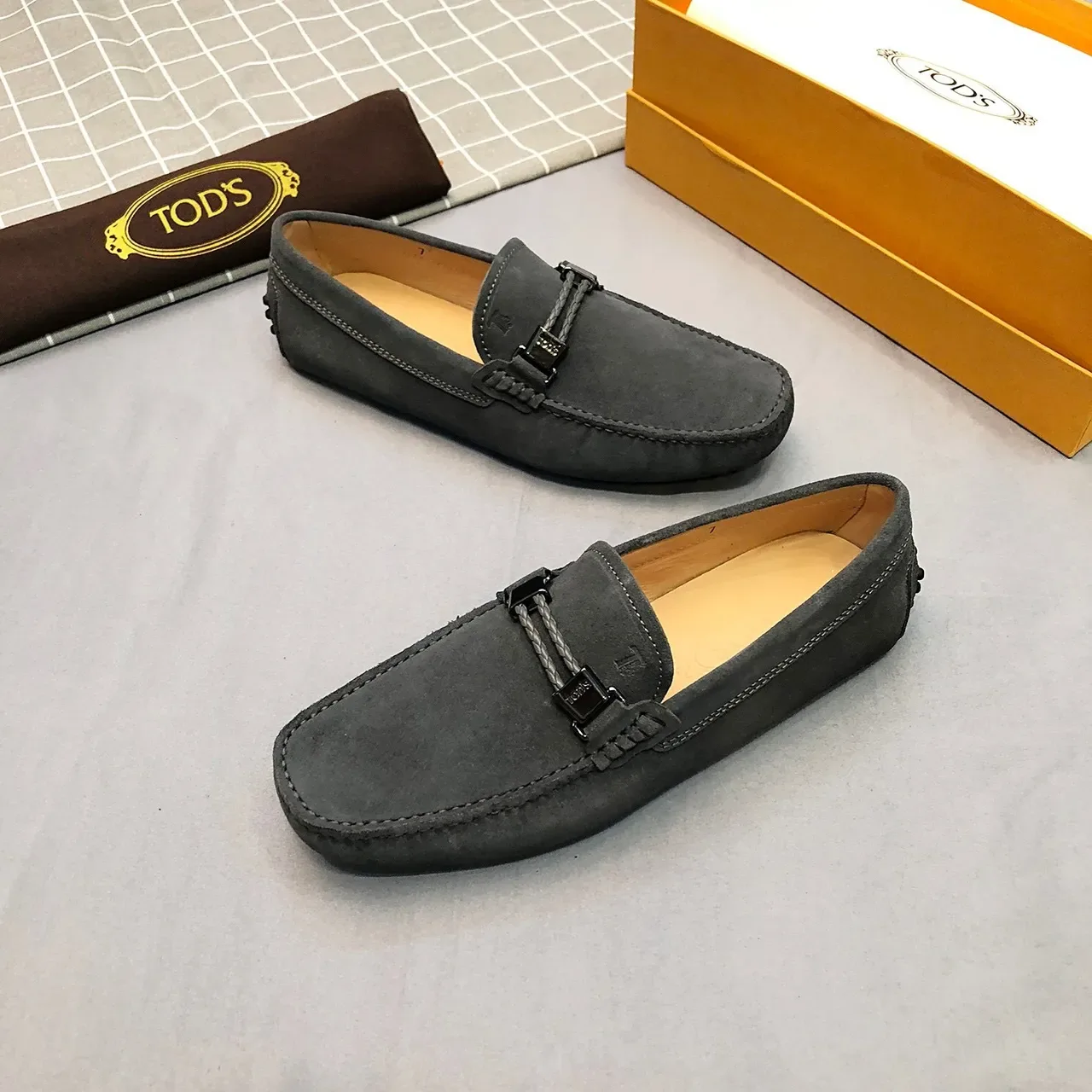 Tod's Gommino Mocassins Daim Gris Bride Tressée 3