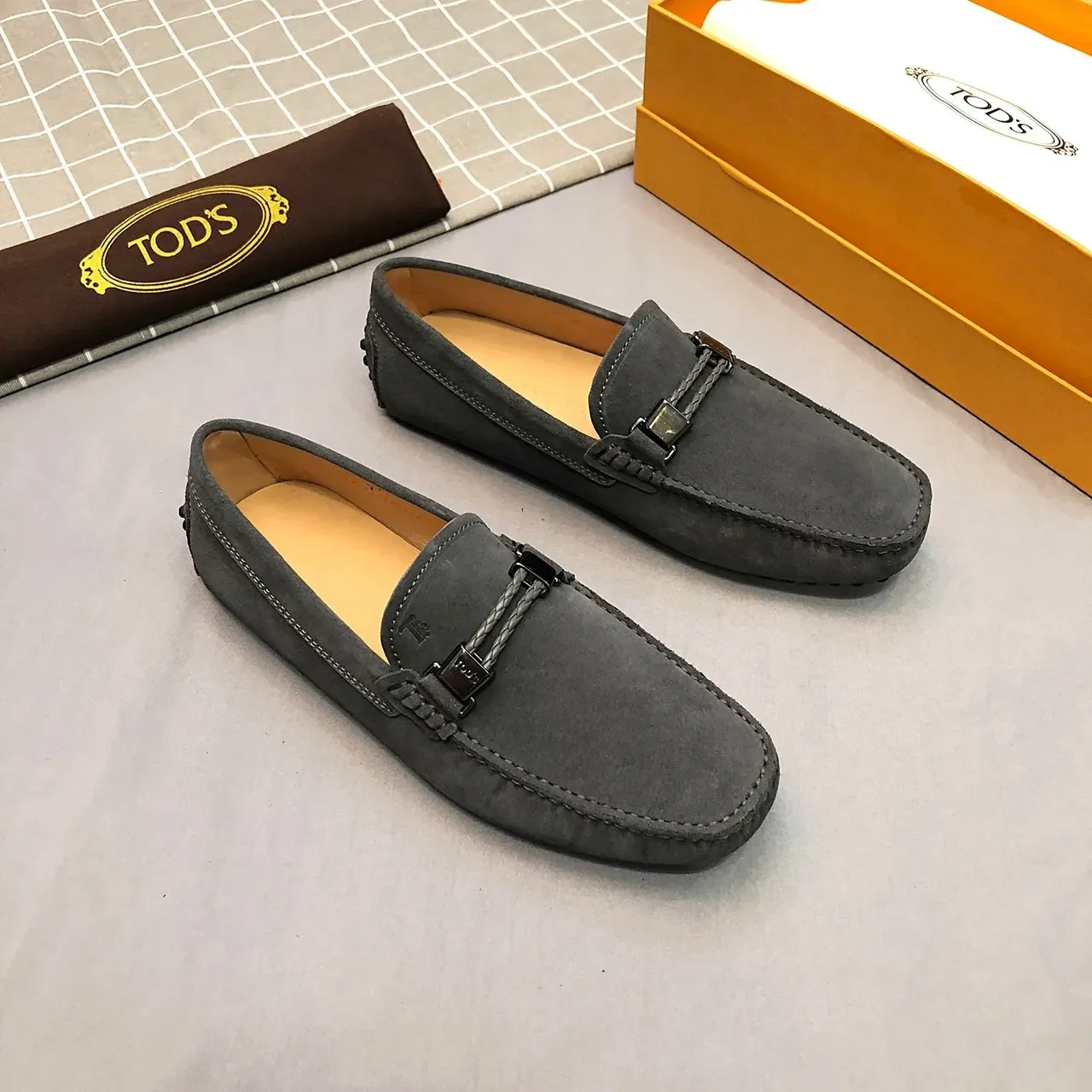 Tod's Gommino Mocassins Daim Gris Bride Tressée 4
