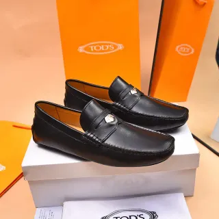 Tod's Horsebit Loafer काली सोने की चमड़ी की बकसाया लूफर