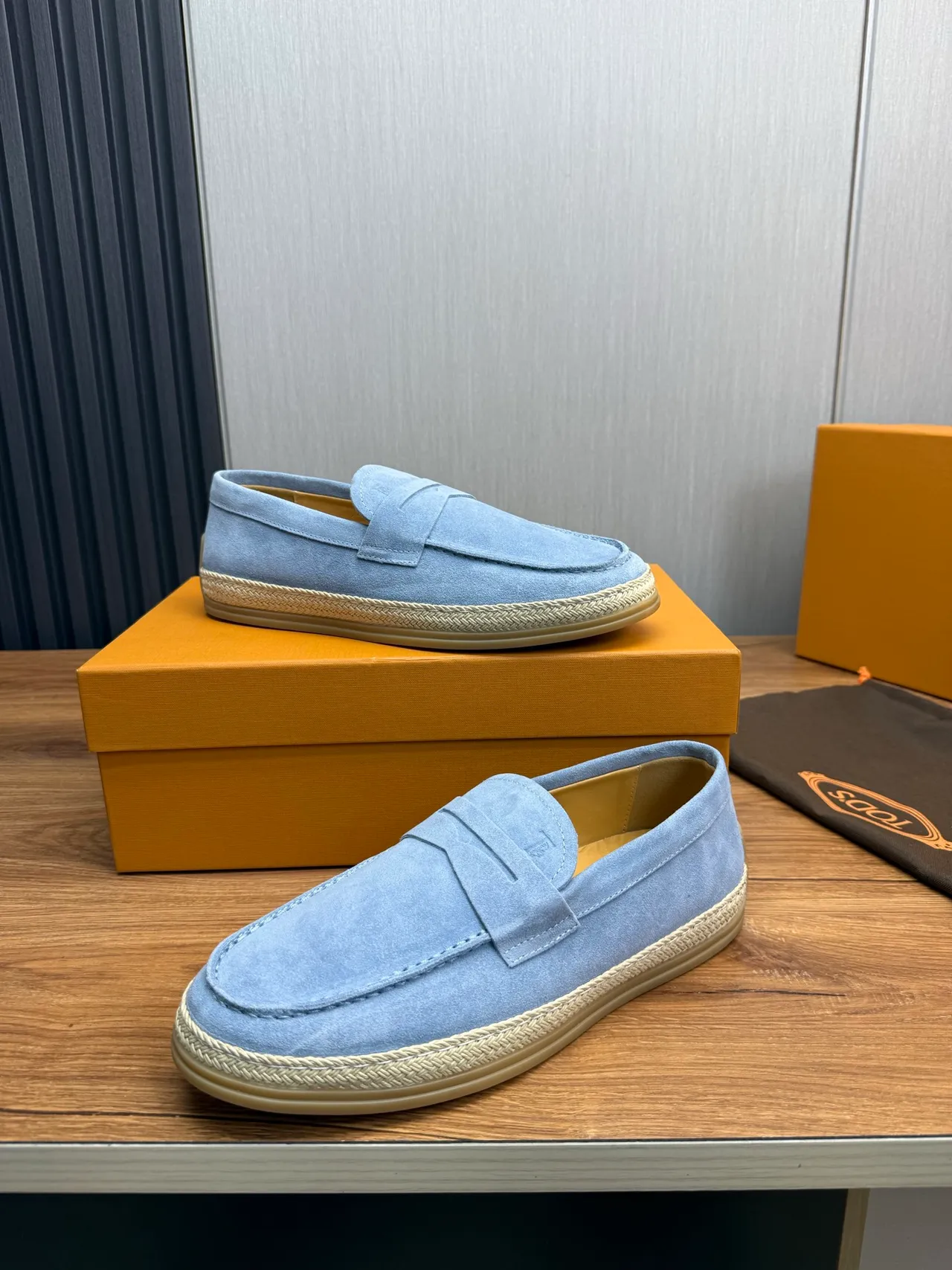 Tod's Mocassim de Camurça Superior Azul Bege Alçadeira Penny 4