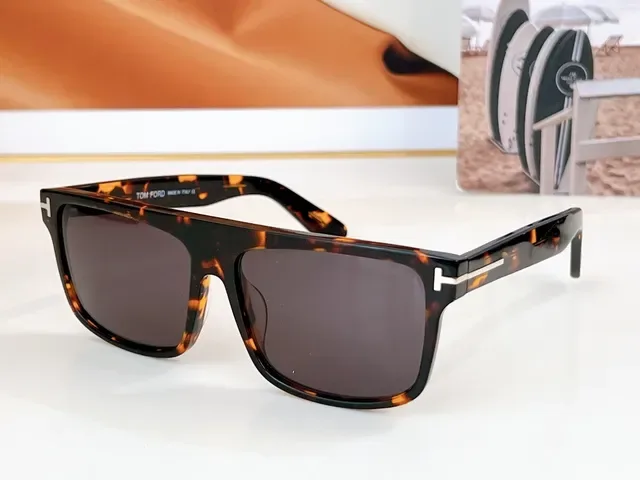 Gafas de sol Tom Ford negro marrón oversized rectangular marco de acetato 3