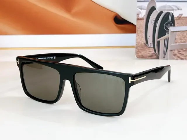 Gafas de sol Tom Ford negro marrón oversized rectangular marco de acetato 5