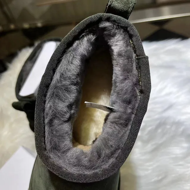 UGG आर्मी ग्रीन काला सूड ऊपरी शियरलिंग लाइन स्नो बूट्स 5