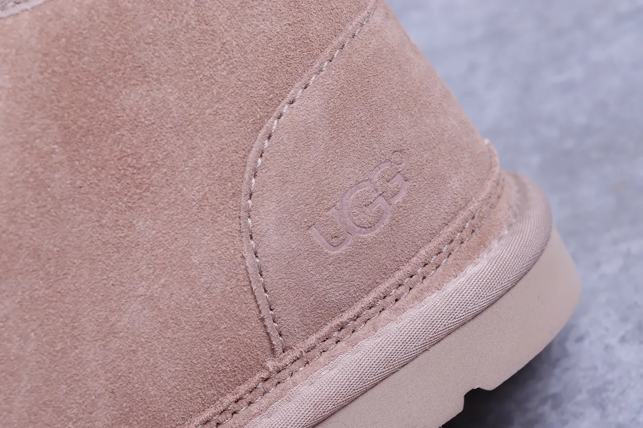 UGG 米色白色麂皮鞋面羊毛皮里雪靴 3