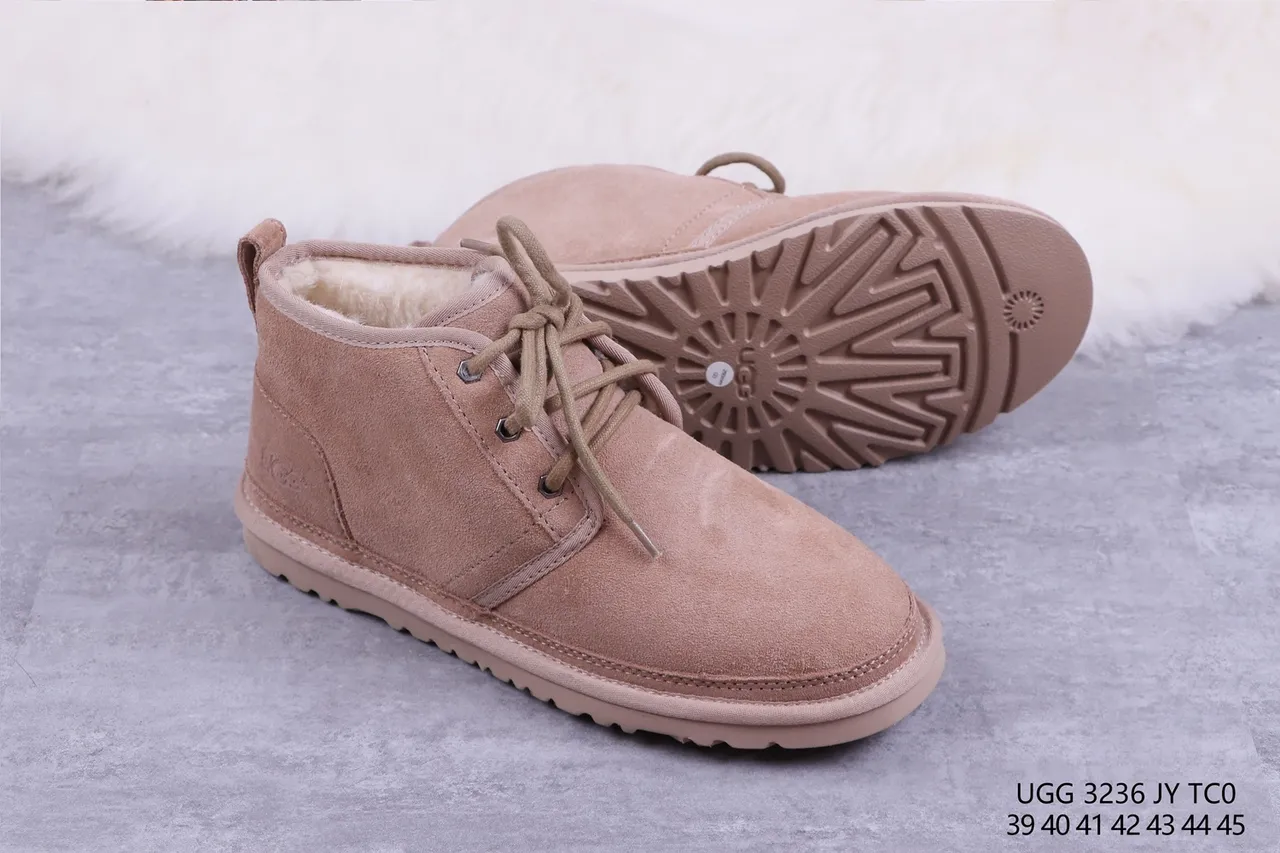 UGG 米色白色麂皮鞋面羊毛皮里雪靴 10