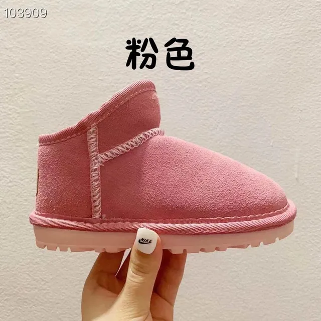 UGG Botas de Nieve Negras Slip-On con Forro de Cordero 3