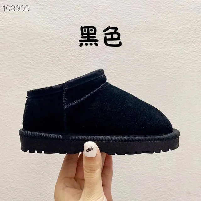 UGG Botas de Nieve Negras Slip-On con Forro de Cordero 5
