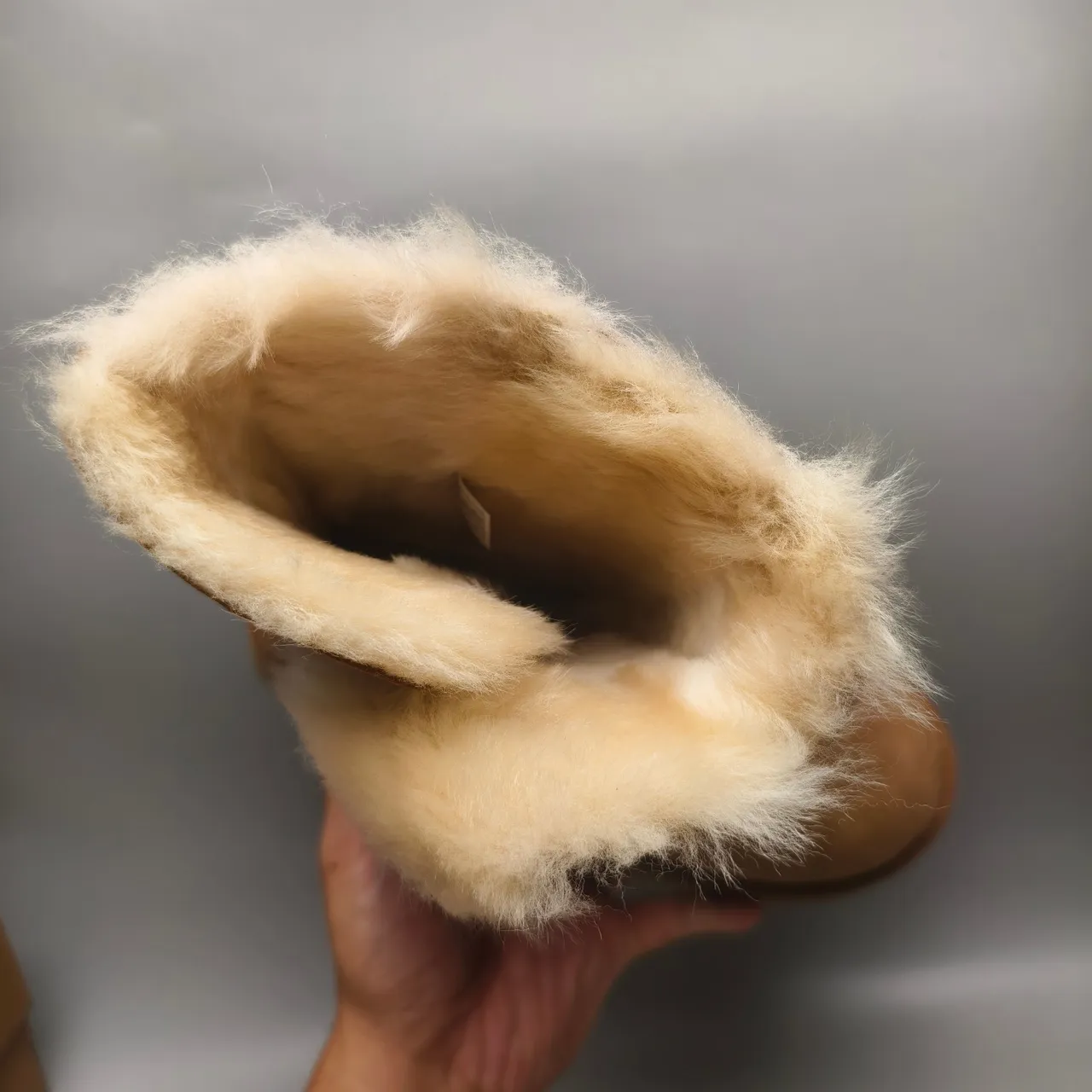 UGG Brown Beige 麂皮羊毛内里雪靴 3