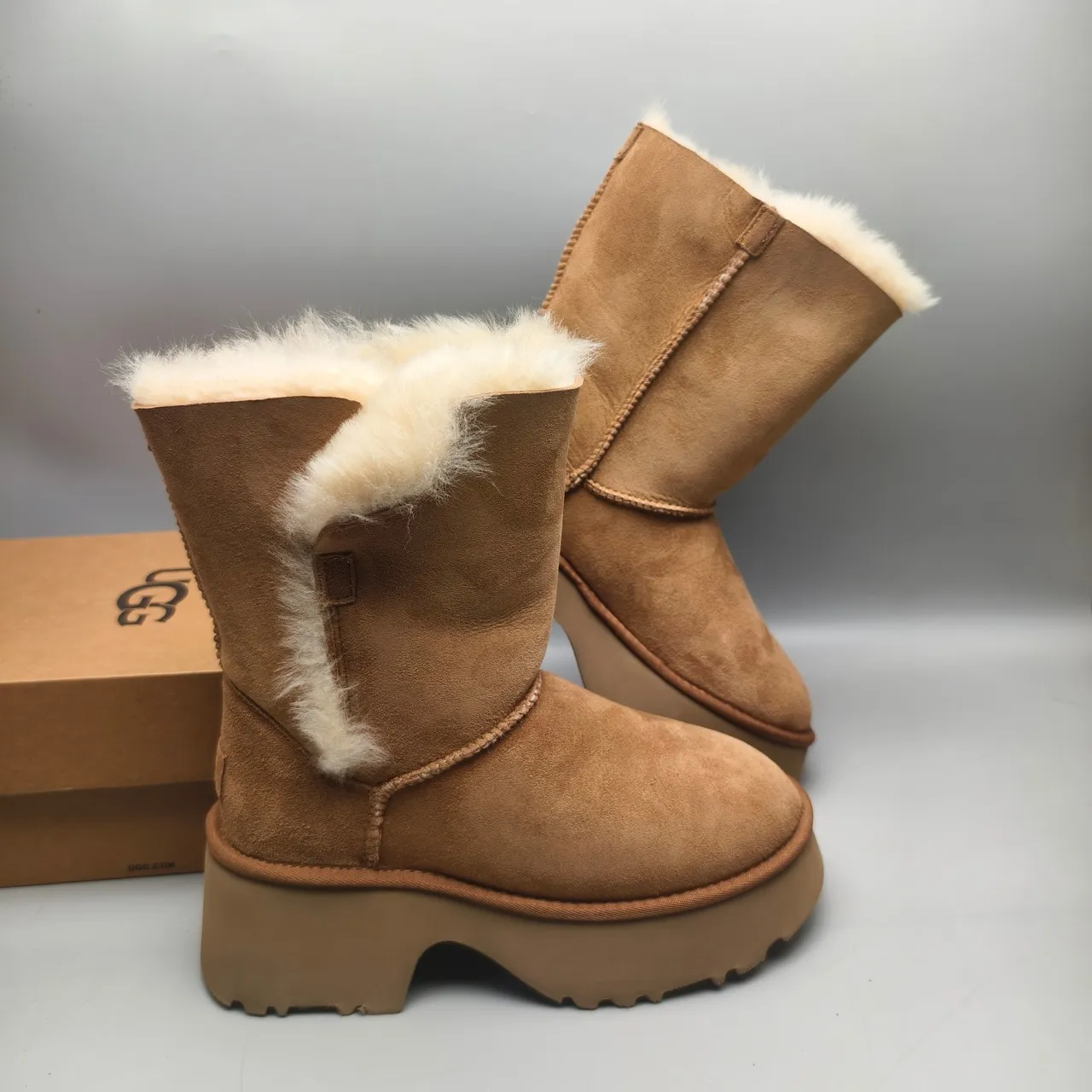 UGG Brown Beige 麂皮羊毛内里雪靴 6