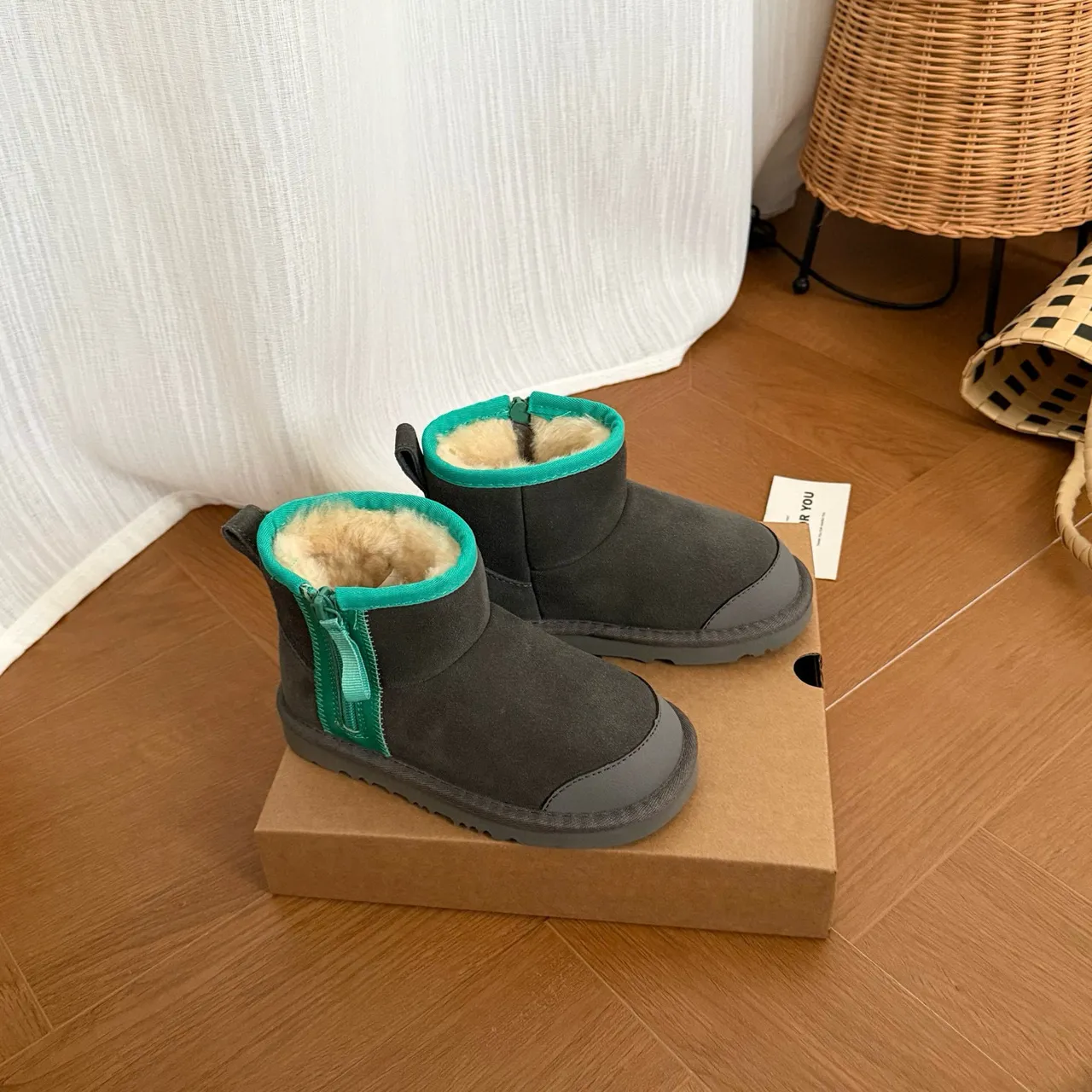 UGG 棕橙麂皮鞋面羊毛里雪靴 6