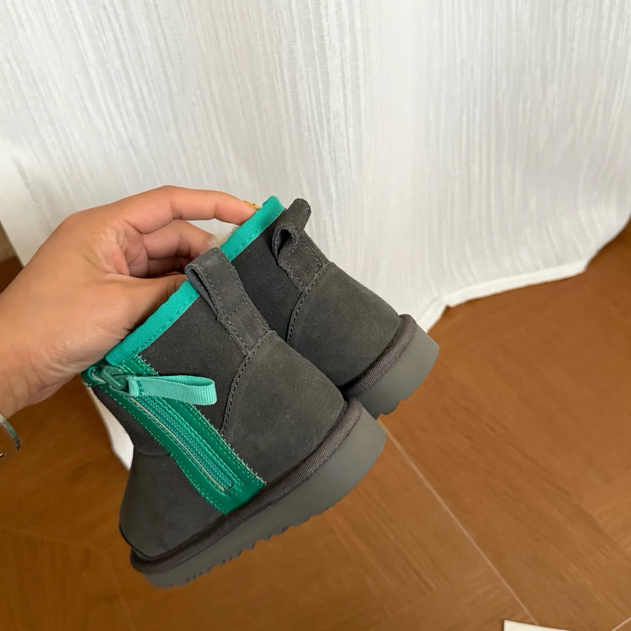 UGG 棕橙麂皮鞋面羊毛里雪靴 7