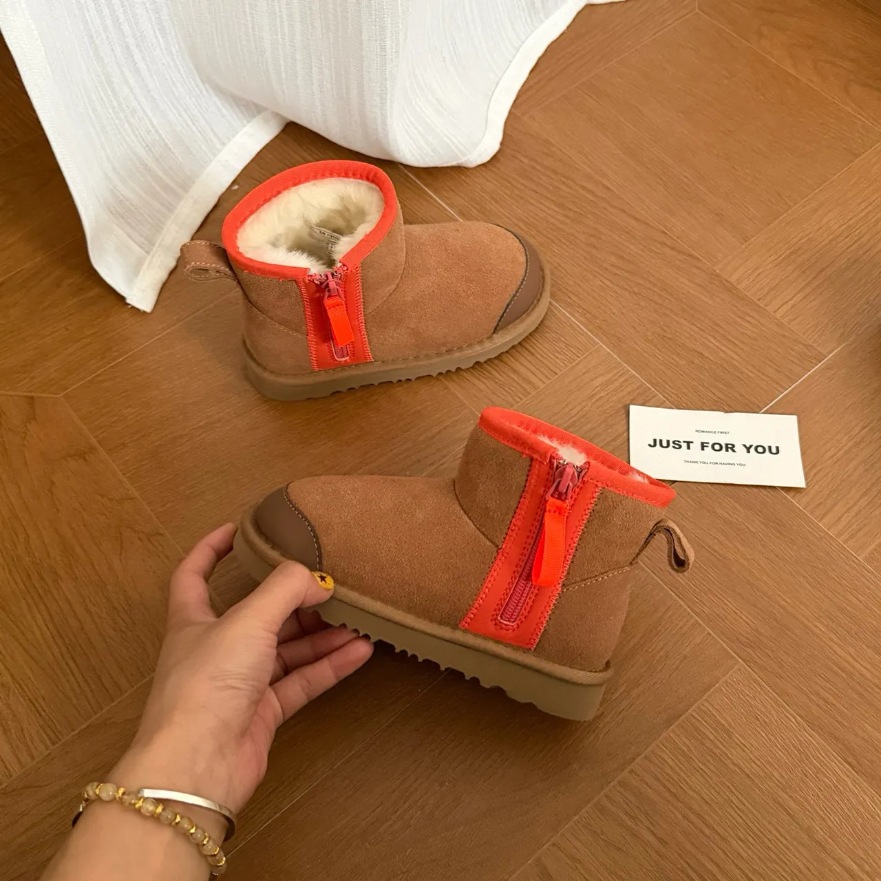 UGG 棕橙麂皮鞋面羊毛里雪靴 9
