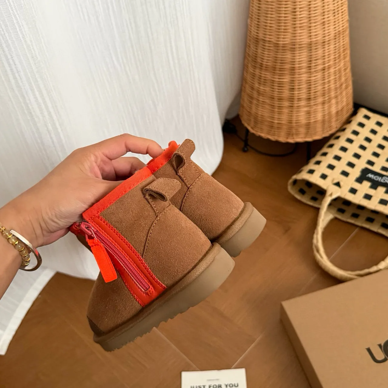 UGG 棕橙麂皮鞋面羊毛里雪靴 10