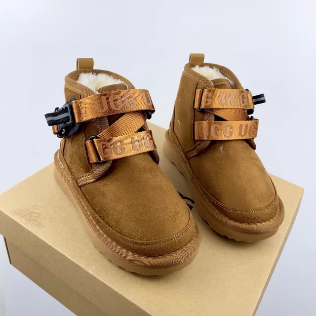 UGG भूरी मखमली ऊपरी डुअल बकिल स्ट्रैप स्नो बूट्स 24