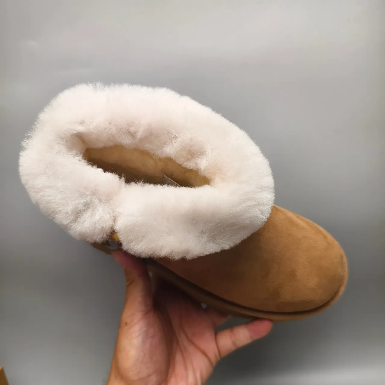 UGG 棕白麂皮鞋面剪绒护口雪靴 3