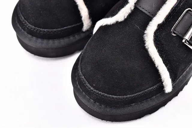 UGG Classic 黑白 扣带 羊毛内里 雪靴 10
