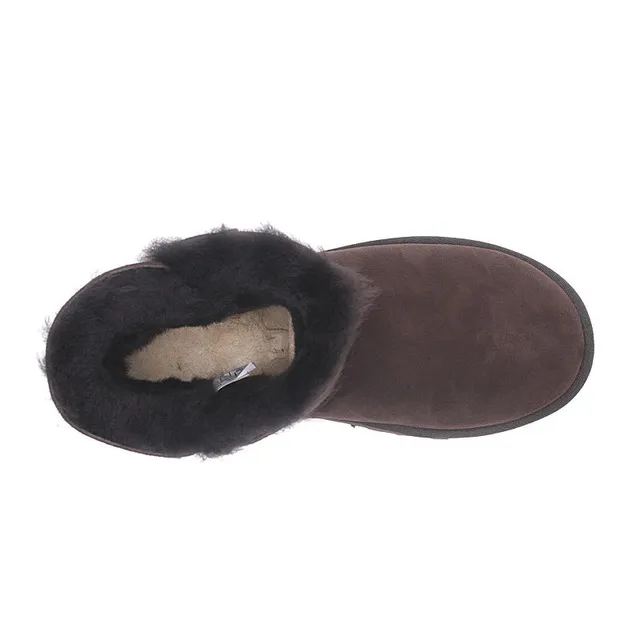 UGG Classic Mini 巧克力棕麂皮雪靴 2