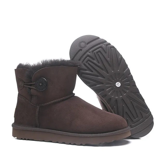 UGG Classic Mini 巧克力棕麂皮雪靴 3