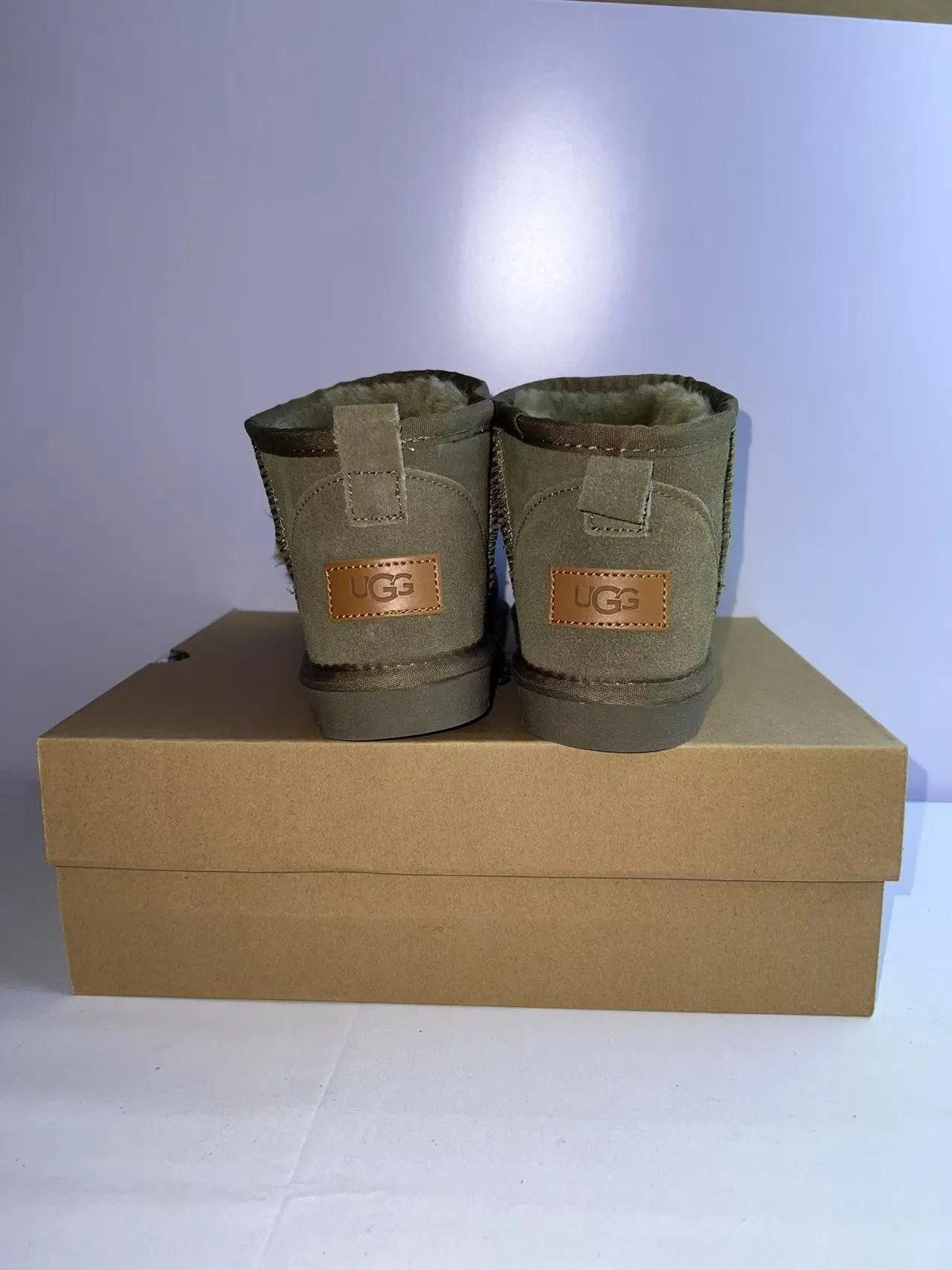 UGG Classic Mini 橄榄绿雪靴 3