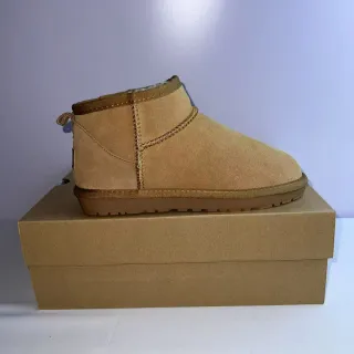 UGG Classic Mini Tan 麂皮雪靴