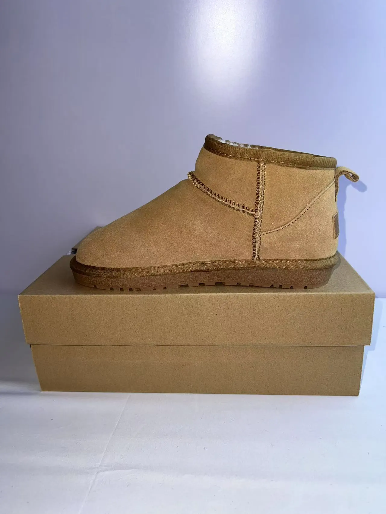 UGG Classic Mini Tan 麂皮雪靴 3