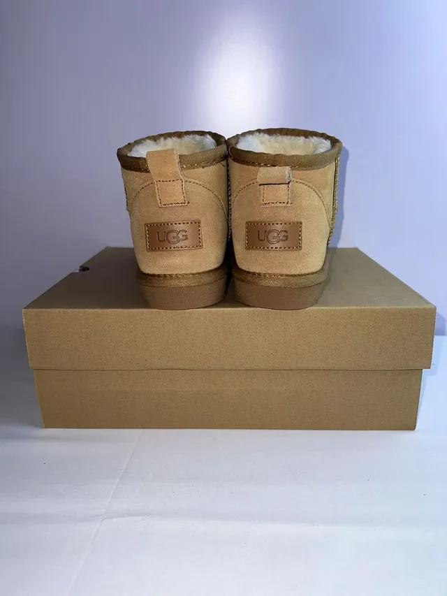 UGG Classic Mini Tan 麂皮雪靴 4