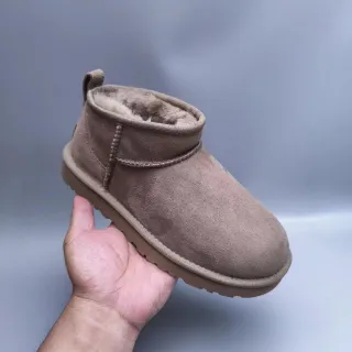 UGG Classic Mini Taupe 羊毛皮内里麂皮雪靴