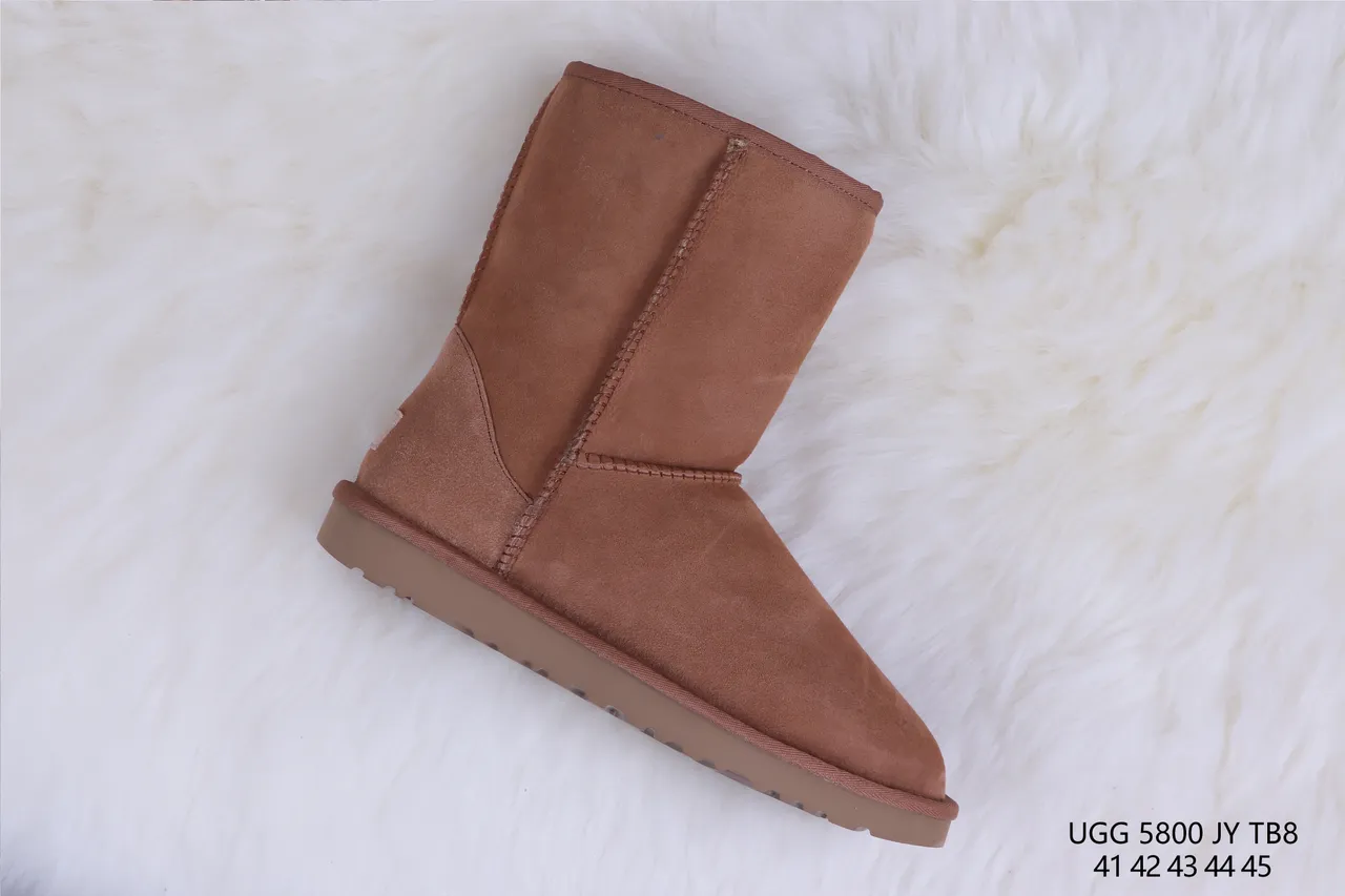 UGG经典短款栗色麂皮羊毛内里雪靴 6
