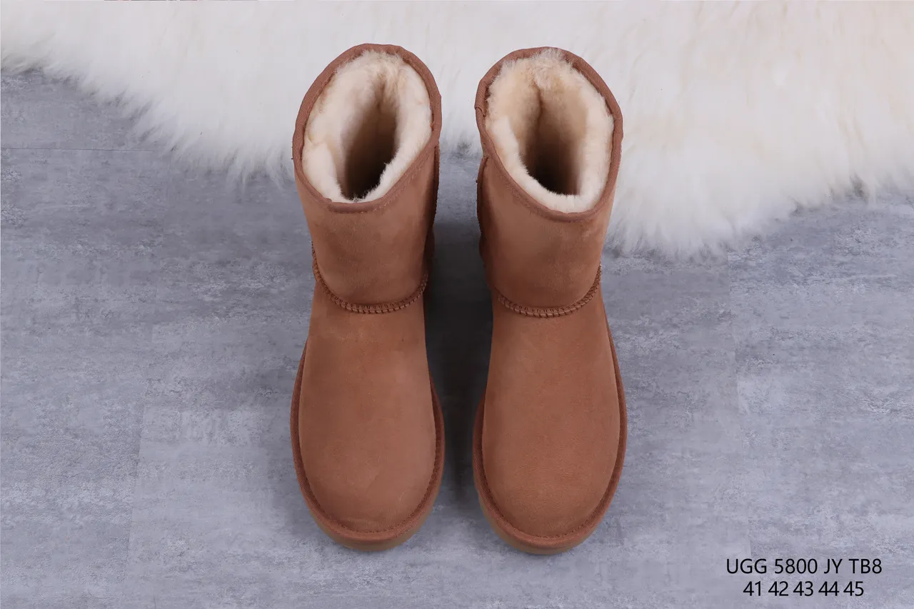 UGG经典短款栗色麂皮羊毛内里雪靴 9