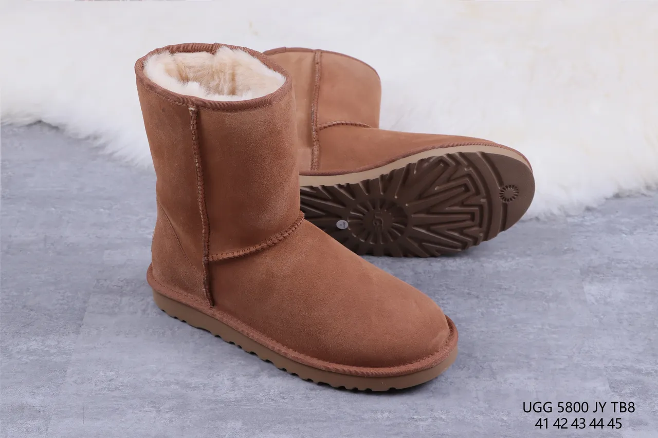 UGG经典短款栗色麂皮羊毛内里雪靴 10
